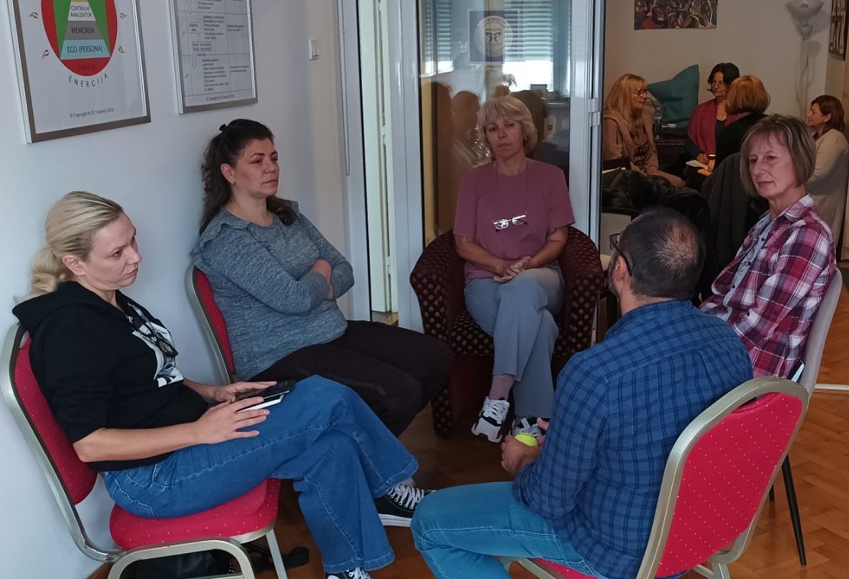 Koučing sesija - praktičar sa klijentom u razgovoru